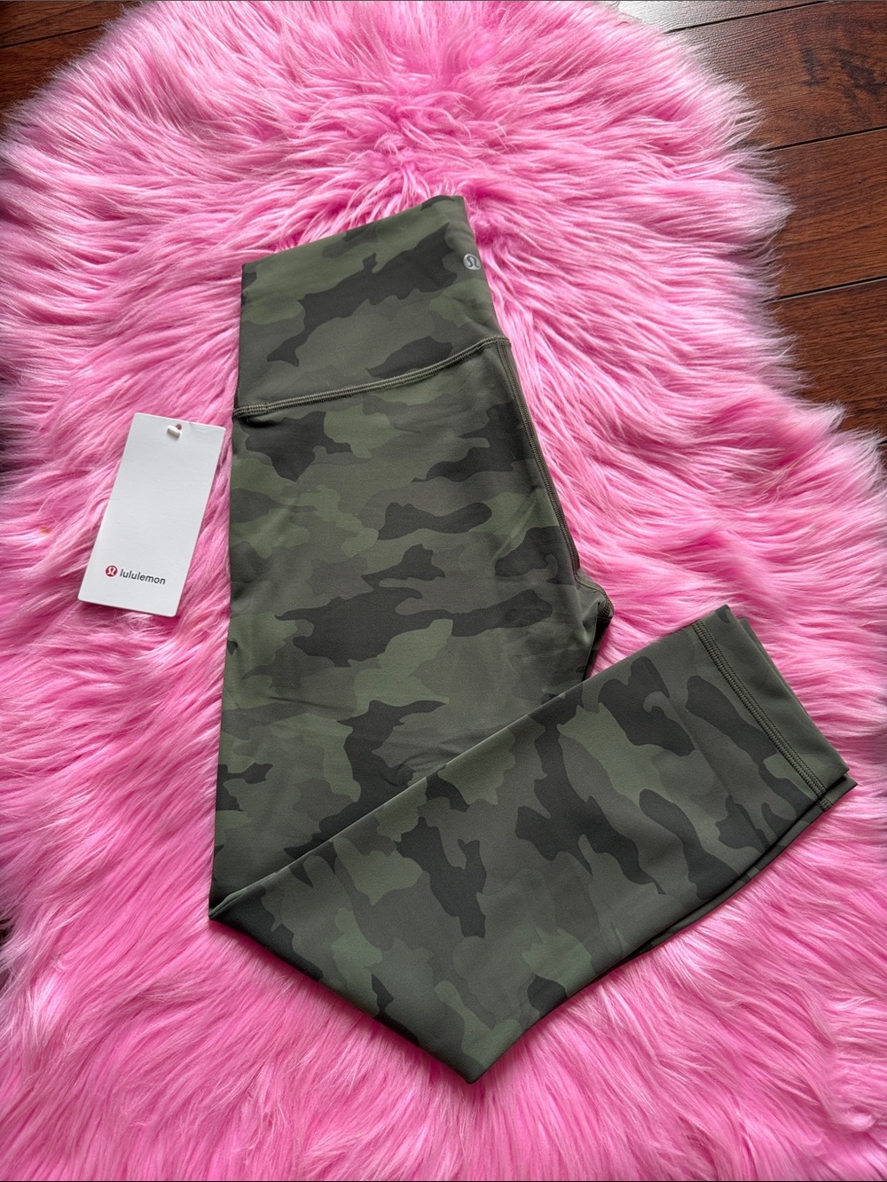 Size 8 Lululemon Wunder Train High-Rise Crop 23
Camo Green Twill Multi